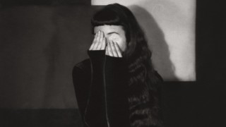 La Vague, de la série « Passages de l’ombre aux images », 2015-2018 © Sara Imloul. Courtesy de l’artiste.