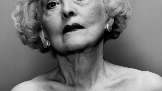 Laura, Londres, Angleterre, 2002 © Nadav Kander. Courtesy Flowers & Howard Greenberg Gallery