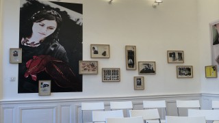 à l'Hôtel de Sauroy. Avant l'arrivée du public pour la rencontre avec Michaël Serfaty