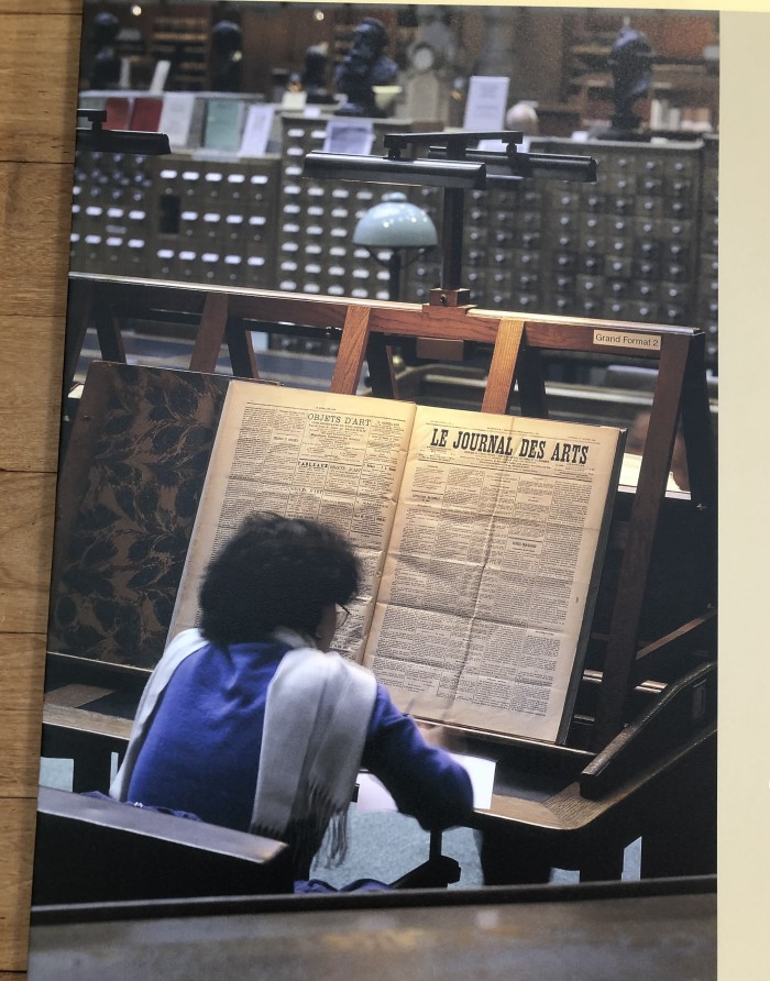En allant vers la Galerie des donateurs.